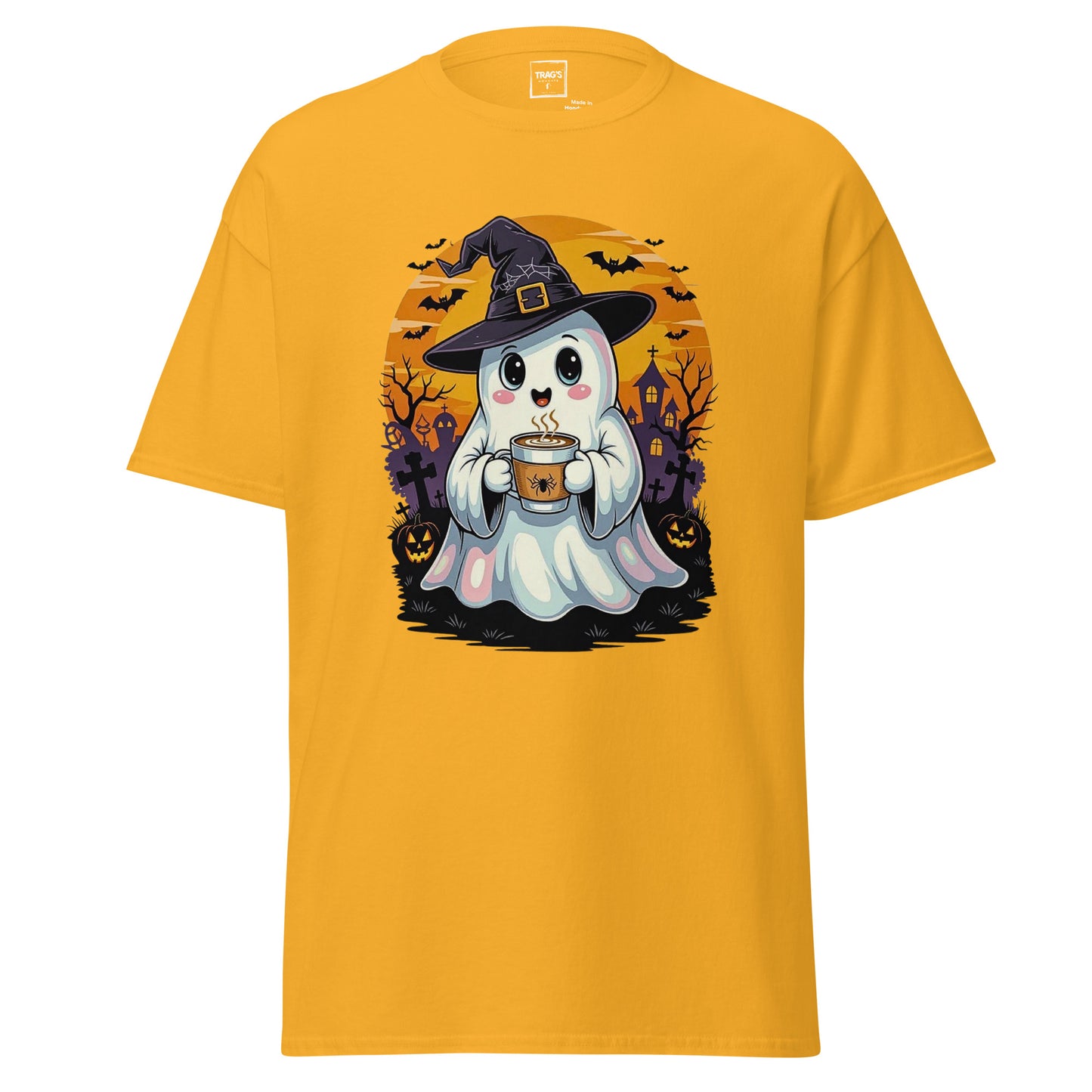 Halloween T-Shirt mit Motiv süßer Geist mit Hexenhut und Kakaotasse – Classic Standard